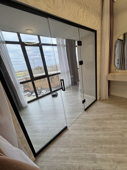 Продам  перегородку стекляную