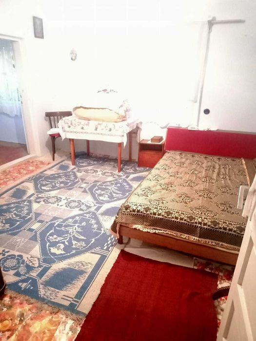 Casa de vinzare,2 camer,anexe ,teren