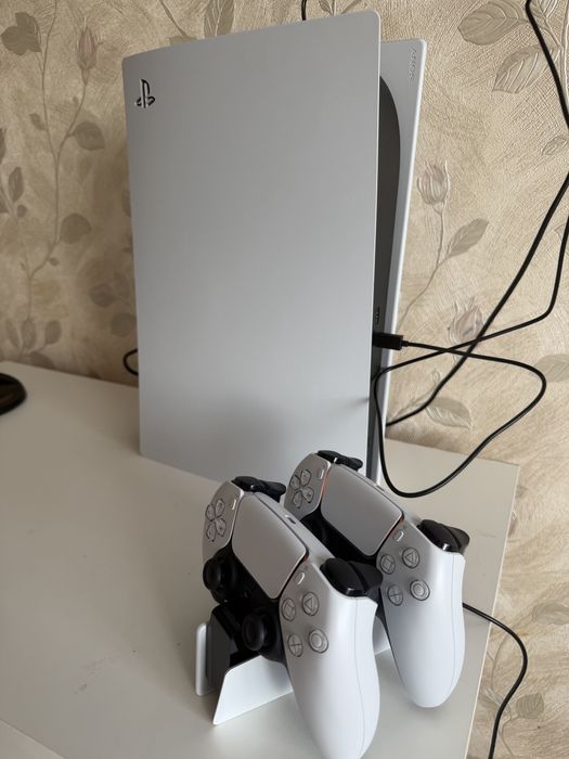 Продам PS5 новый
