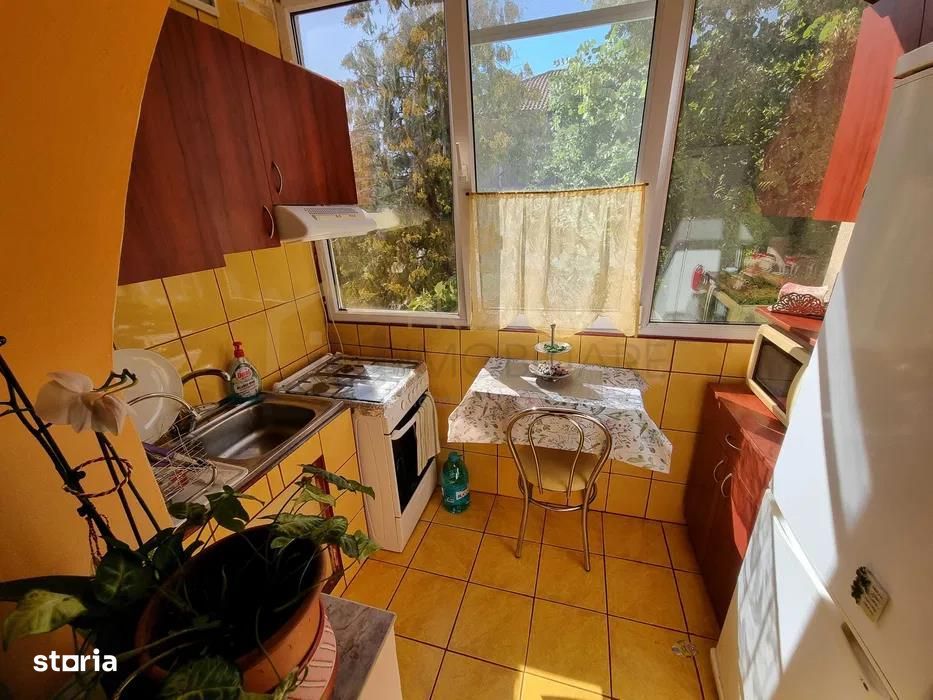 ARADULUI - ETAJ 3 - BLOC IZOLAT - 3 camere - decomandat - centrala pro