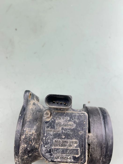 Debitmetru aer 06A906461B Volkswagen VW Golf 2002 1.6 MT (105 hp)