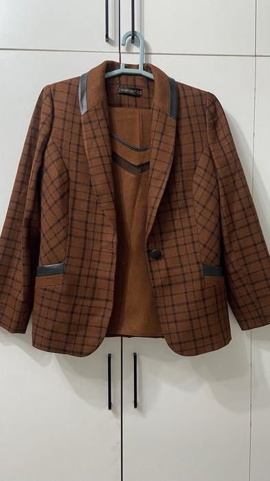 Платья, костюм тройка