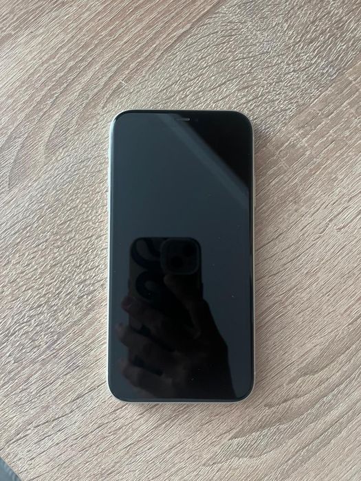 Айфон 11 в хорошем состояни