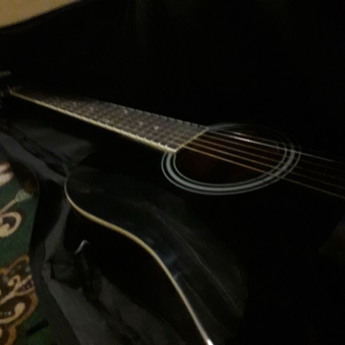 Гитара сотилади gitara sotiladi