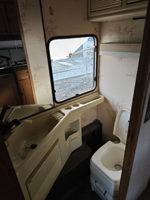 Продам прицеп-дача Bürstner LUX