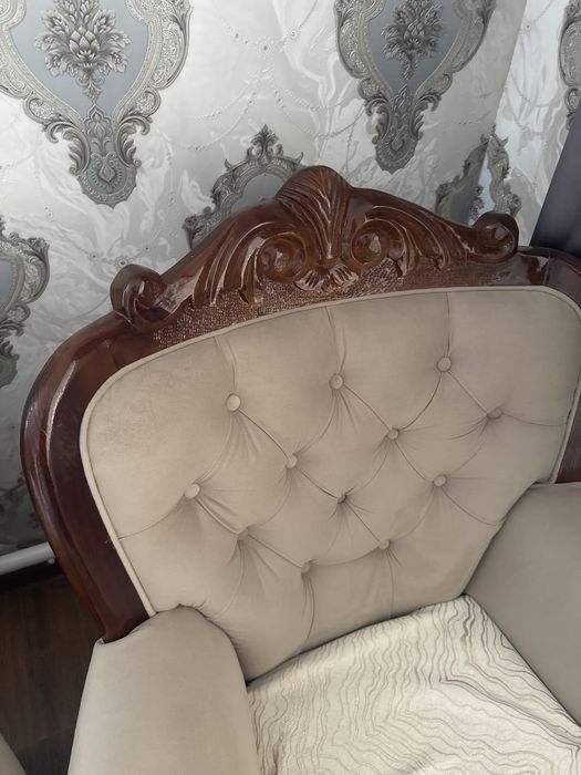 Продам диван и 2 кресла