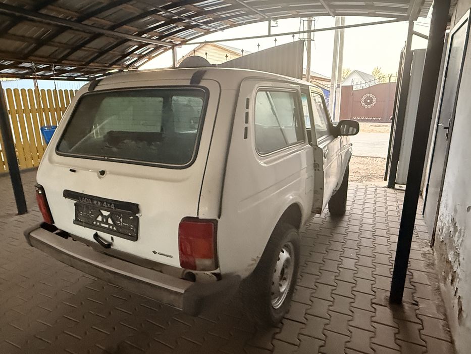 Продам нива 21214 доки и кузов