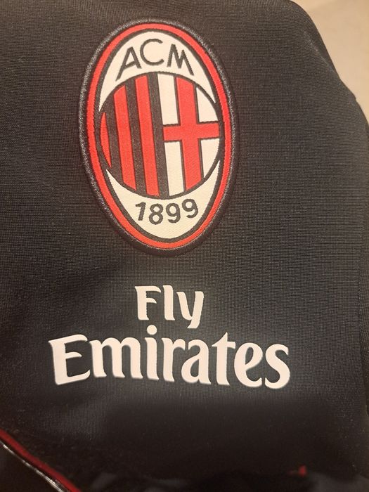 Оригинален суичър на AC Milan от сезон 13-13