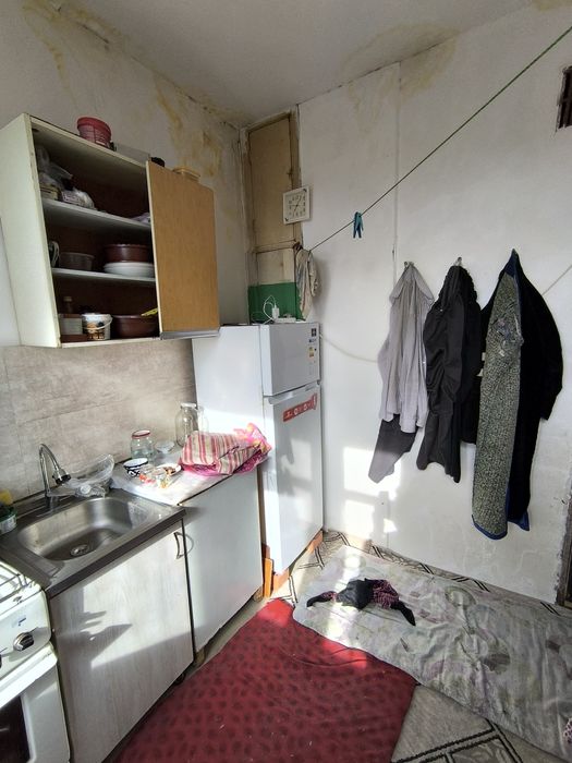 2 х ком квартиру Спутник 4. 7/9 площадь 60м² акфа рамы железная дверь