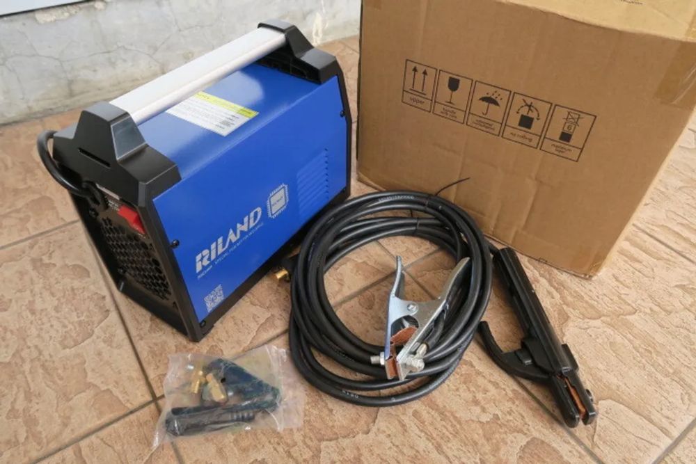 Сварочный аппарат “RILAND”ARC 420DC.  220-380v эл.дуговая сварка