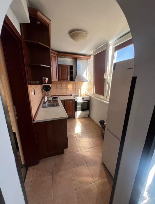 Център тристаен 600€