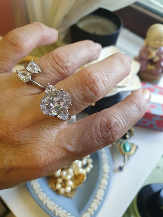 Бижута стилни тренд .Лондон