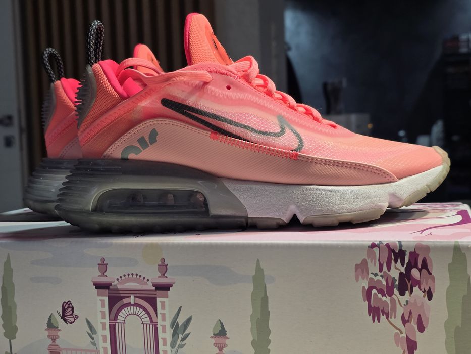 Nike 2090 - 38 номер  неразличими от нови