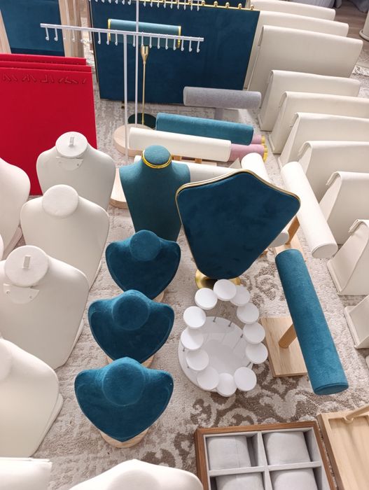 оборудование для торговли бижутерии