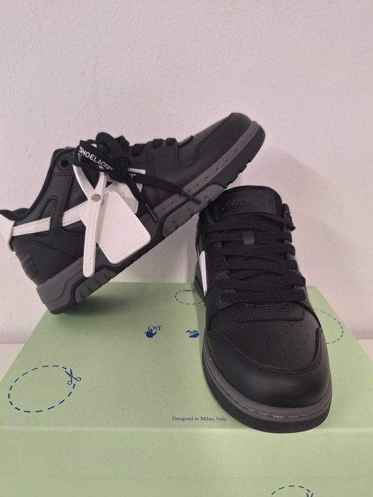 Adidași Off-White Out of Office negri 45