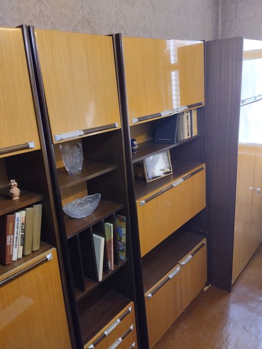 Мебельный гарнитур производства Болгарии