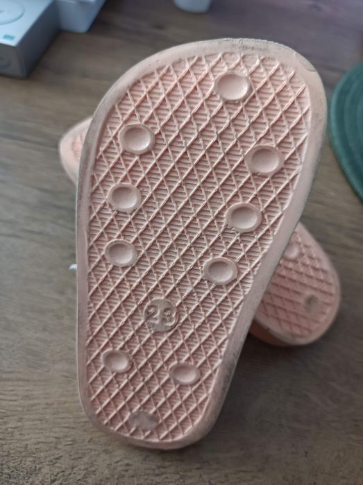 Детски сандали и маратонки Adidas за момиче