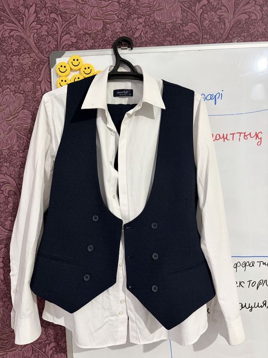 Костюм тройка размер L (48)