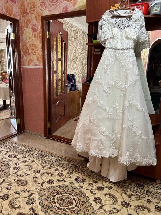 Свадебное платье б/у