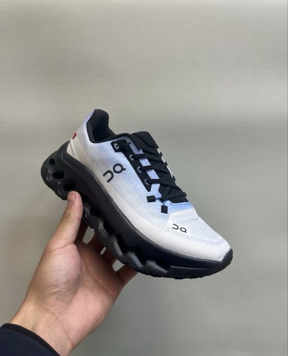 Продам кроссовки On Cloud