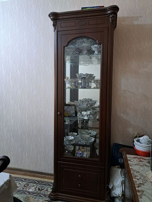 Продаётся пенал для гостиной