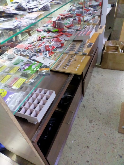 Продам витрины б/у