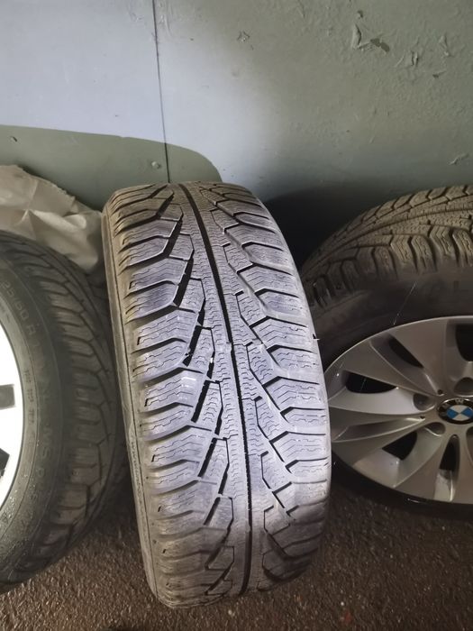 Конплект четири джанти с гумите като нови за BMW.
