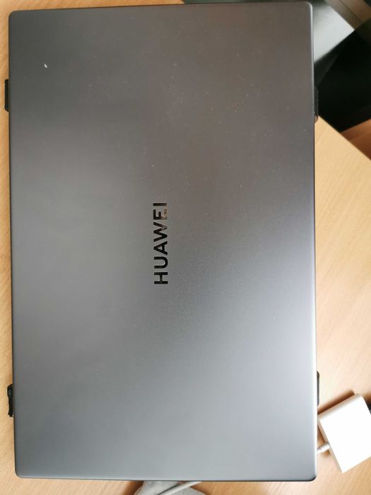 Лаптоп Huawei MateBook D15