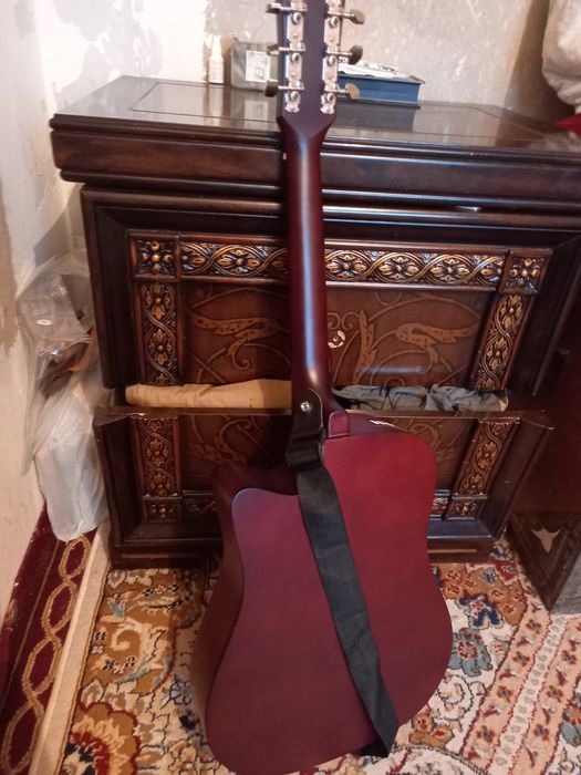 Акустическая гитара новая