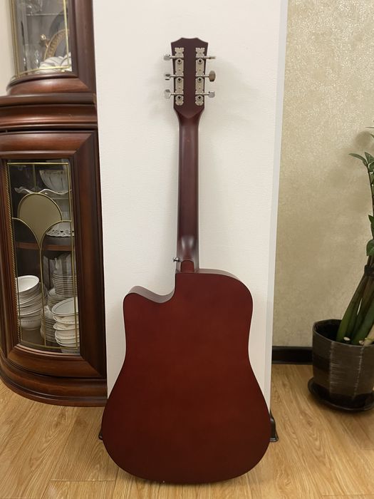 Акустическая гитара