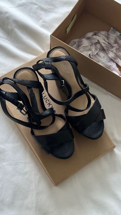 Босоножки от Gianni Bini
