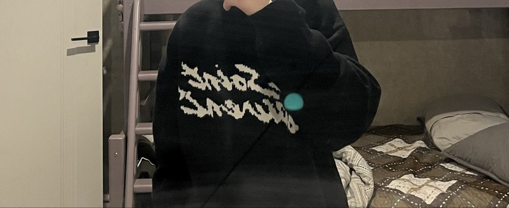 Продам свитер сайнт лаурент ориг брал 3недели назад без минуса