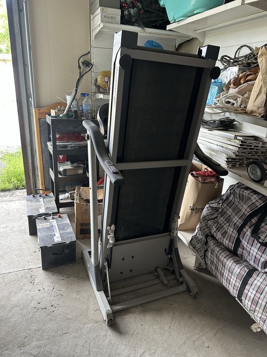 Продам беговую дорожку