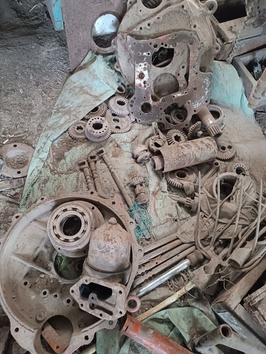 Запчасти на трактор т-16