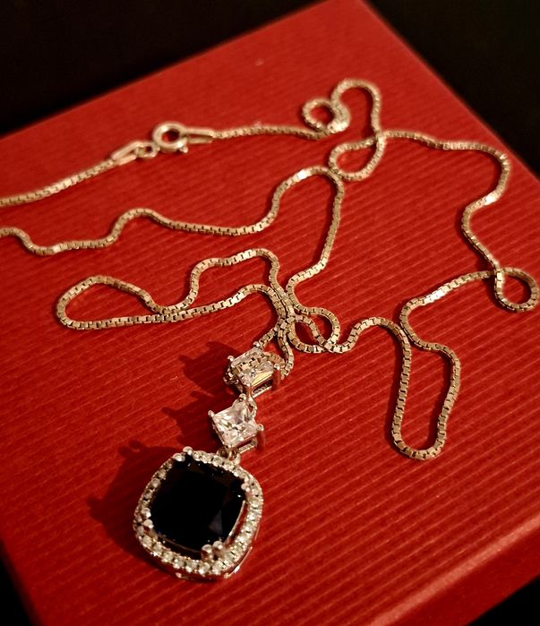 Vând colier+ pandativ din argint 925