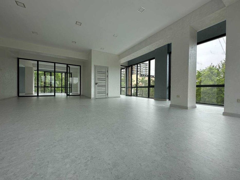 150 и 110 кв.м Офис Посольство Франции 145 школа Вестмистер KFS