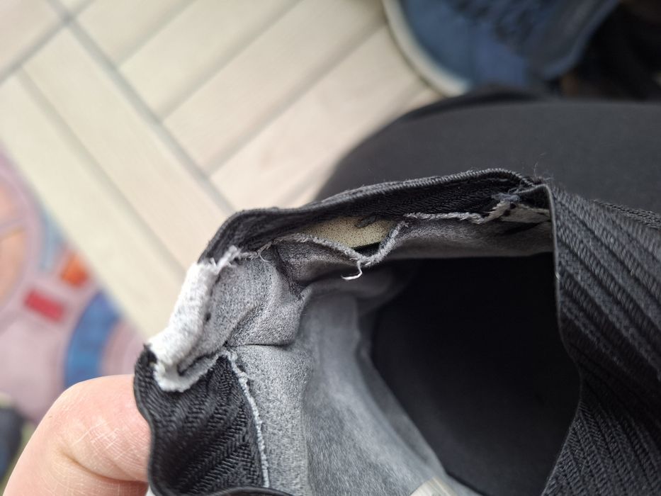 Бутонки Adidas Nemezis и маратонки Nike