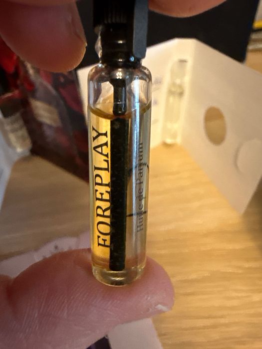 Vând parfum dupe Valaya, Mistique Bouque Mostre parfum Placa de paPhilips BHS674 sau schimb cu perie rotativa