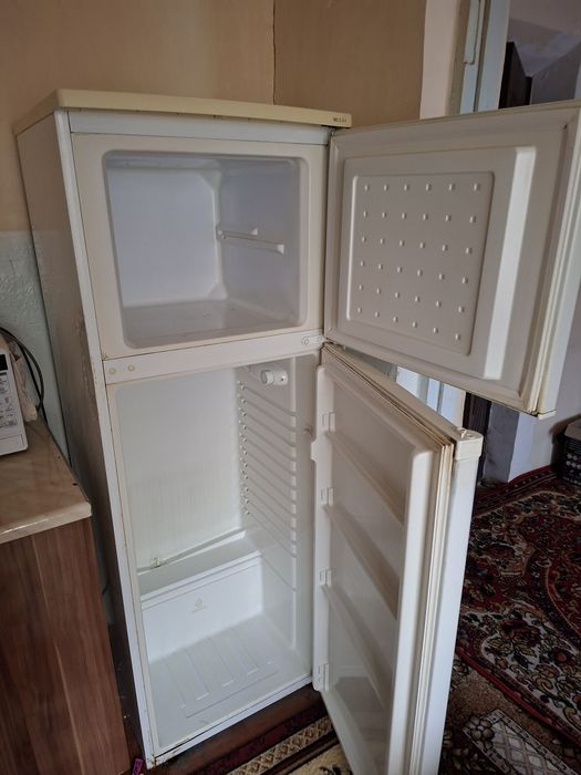 Shivaki xolodilnik sotiladi remont ishi bor