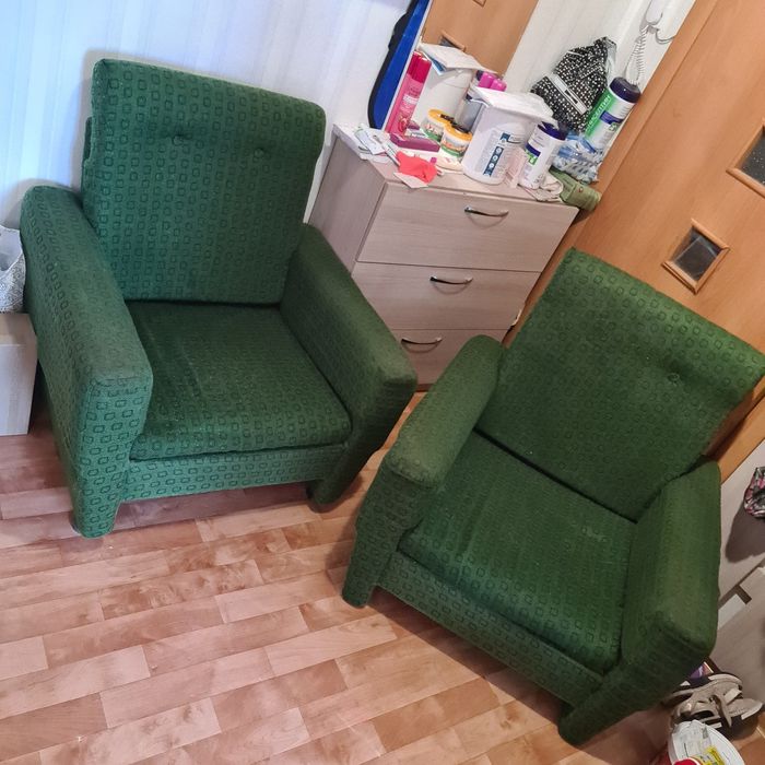 2 кресла отдам даром