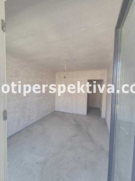 Продава се Двустаен апартамент в Пловдив, Остромила - 59 кв.м за 1729 €/кв.м - Снимка #1