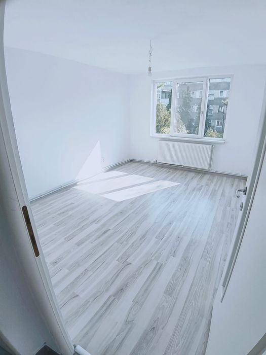 Apartamente 3 camere -Ștei