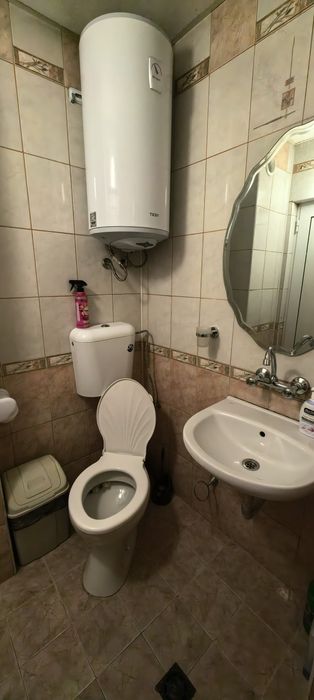 Апартамент под нам