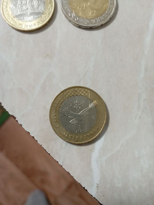 Продам монеты разные