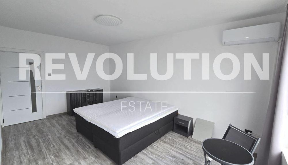 Дава се под наем Тристаен апартамент в Варна, Център - 80 кв.м за 750 € - Снимка #5