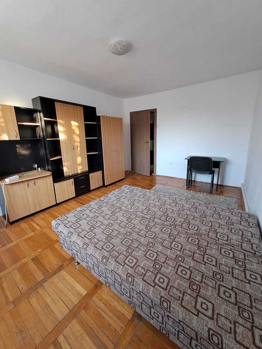 PROPRIETAR: Inchiriez Apartament cu 2 camere decomandate in Complex, mobilat, clima