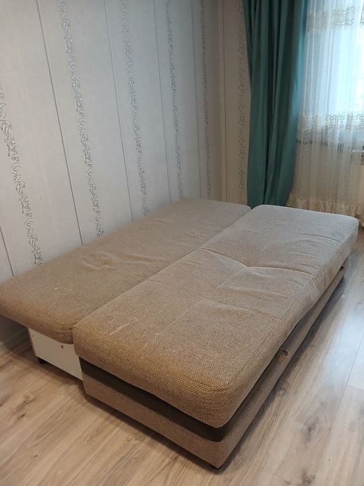 Отдам диван даром ,самовывоз ,срочно !
