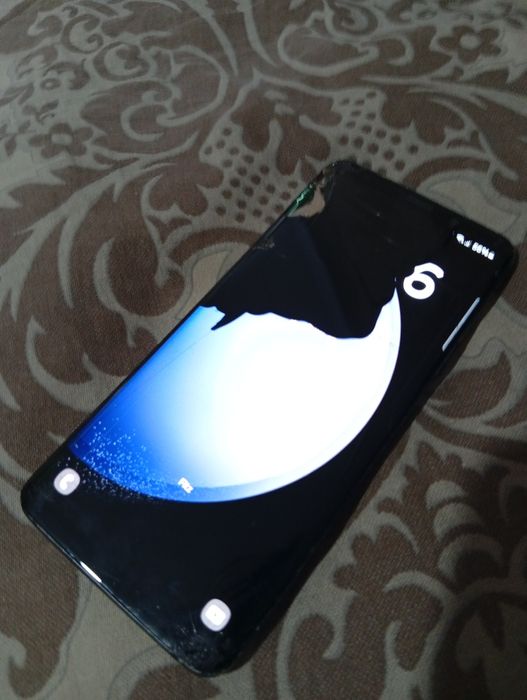 Обменяю Самсунг с9 +