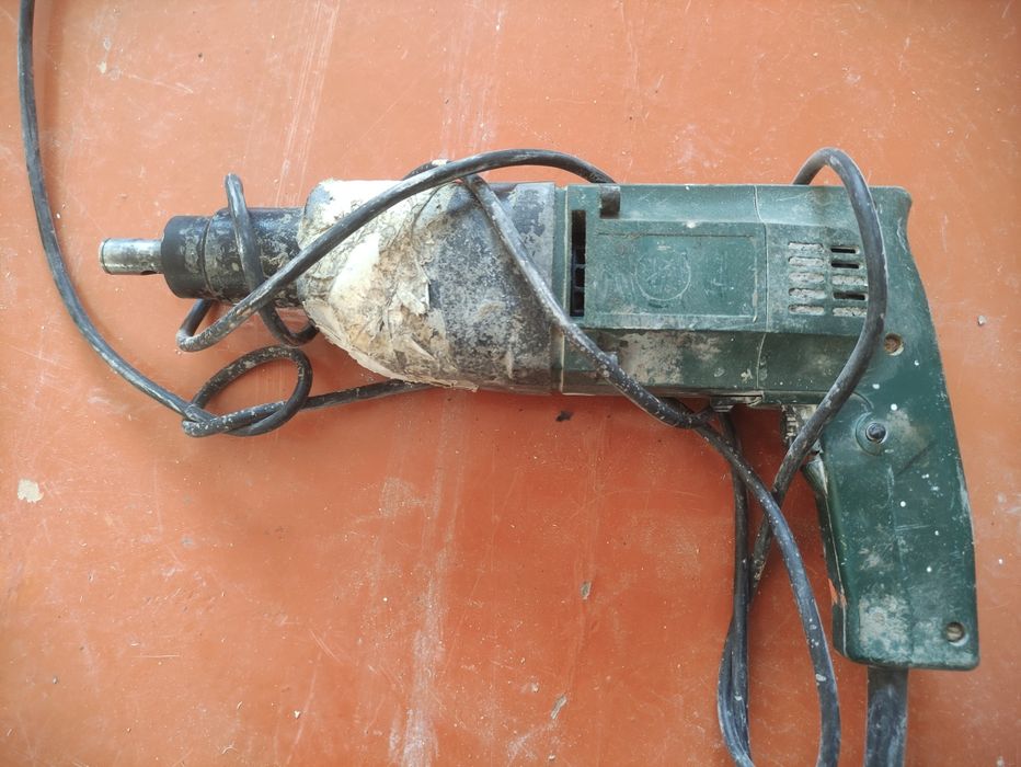 Продам дрель мощная все работает