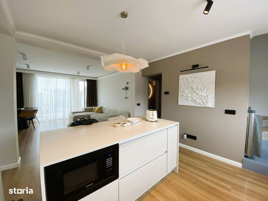 Duplex cu 4 camere 2 bai si curte libera 200 mp in Cisnadie